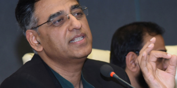 اسد عمر