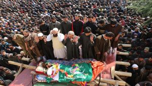 مقبوضہ کشمیر میں بھارتی فوج کی وحشیانہ کاروائیاں، 72 گھنٹوں کے دوران 12 کشمیری نوجوانوں کو شہید کردیا