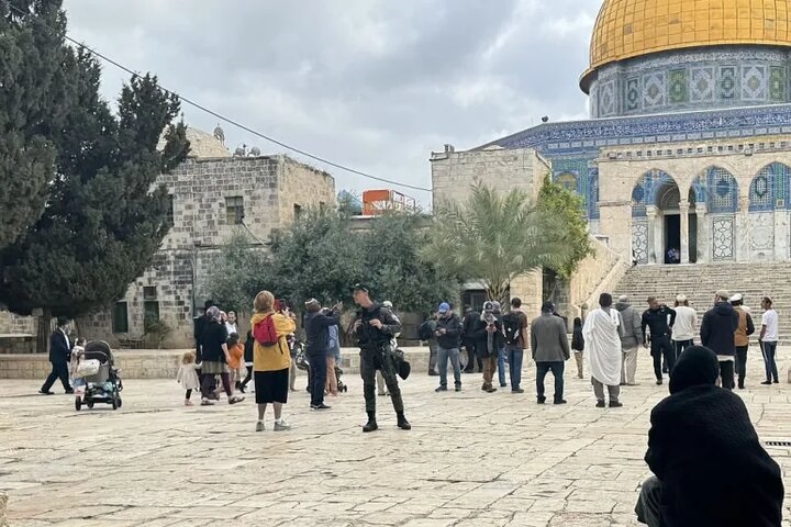 مسجد الاقصی کی توہین اور مغربی کنارے میں صیہونی جارحیت جاری