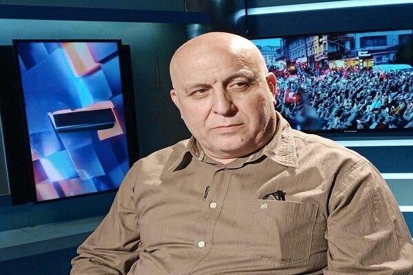 حزب اللہ سے اسلحہ کوئی نہیں لے سکتا؛لبنانی تجزیہ کار