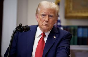 پارلیمانی تعطیلات کے دوران ٹرمپ کا دورہ برطانیہ؛ پارلیمنٹ میں خطاب سے گریز یا سیاسی تدبیر؟
