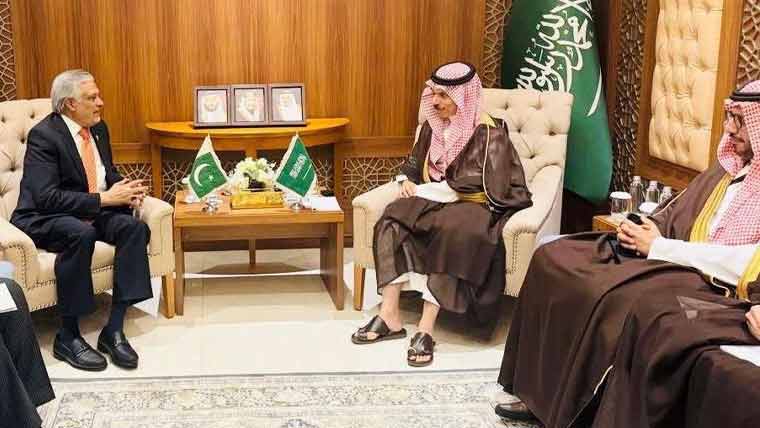 اسحاق ڈار