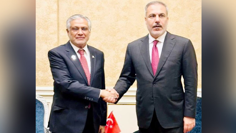 اسحاق ڈار