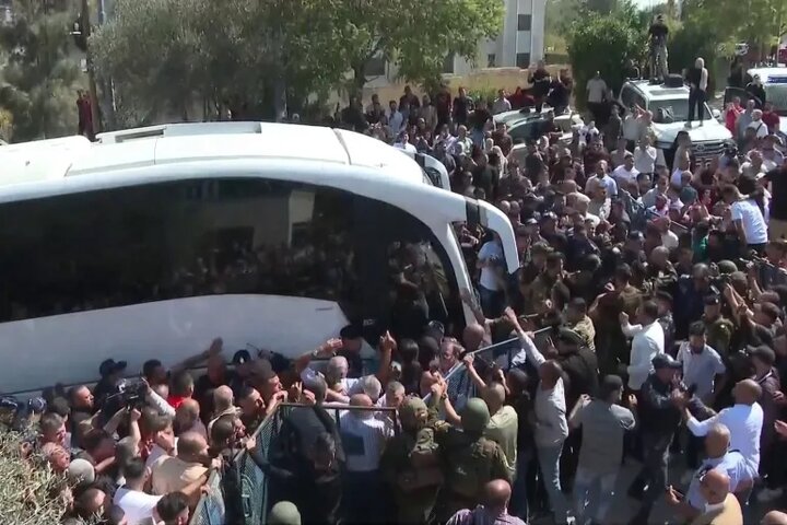 غزہ معاہدے کے تحت 154 فلسطینی قیدی رہا ہو کر مصر میں داخل