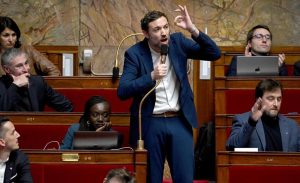  فرانس کی پارلیمنٹ کے رکن تھومس پورتس نے اسرائیلی وزیرِ اعظم بنیامین نیتن یاہو کو سخت تنقید کا نشانہ بناتے ہوئے انہیں دہشت گرد قرار دیا ہے۔