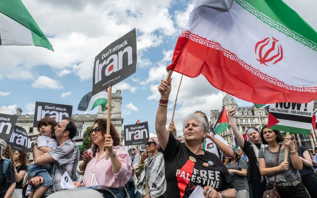 برطانیہ کی اکثریت ایران کے خلاف امریکی فوجی کارروائی کے لیے اڈوں کے استعمال کی مخالف